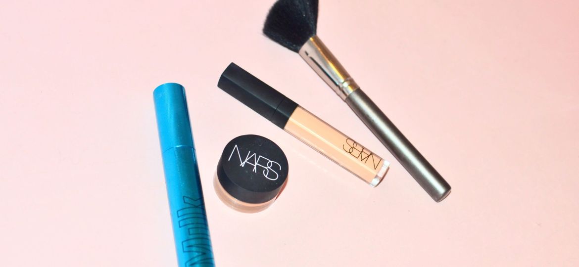 Know About Metallic Rock Makeup 2023